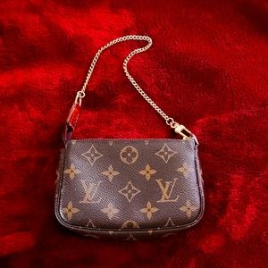 Louis Vuitton Pochette